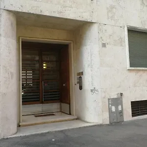 Al171 Tourist Close Metro B1 - Sant'agnese Annibaliano , Roma Italia