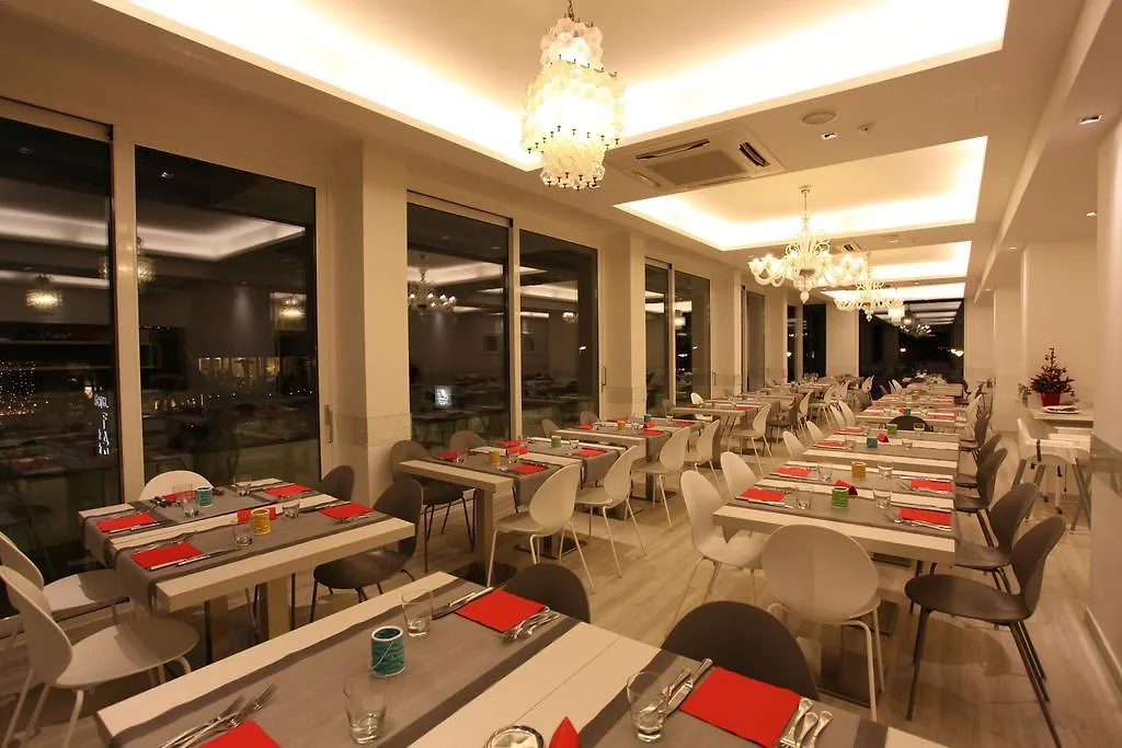 Hotel Fantasy Riccione 3*,  Italien